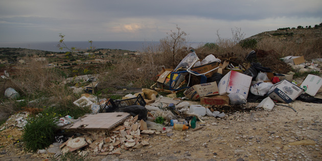 A pile of trash outside Naxxar